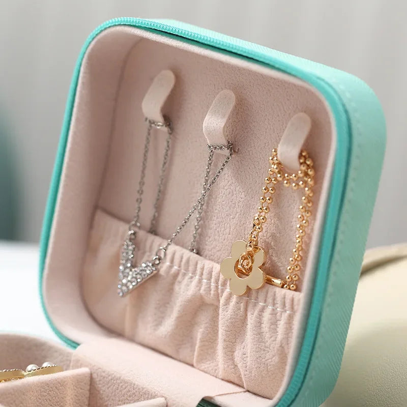 Mini Portable Jewelry Box – Elegant Travel Organizer 💍✨