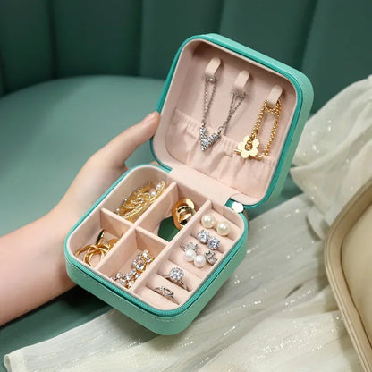 Mini Portable Jewelry Box – Elegant Travel Organizer 💍✨